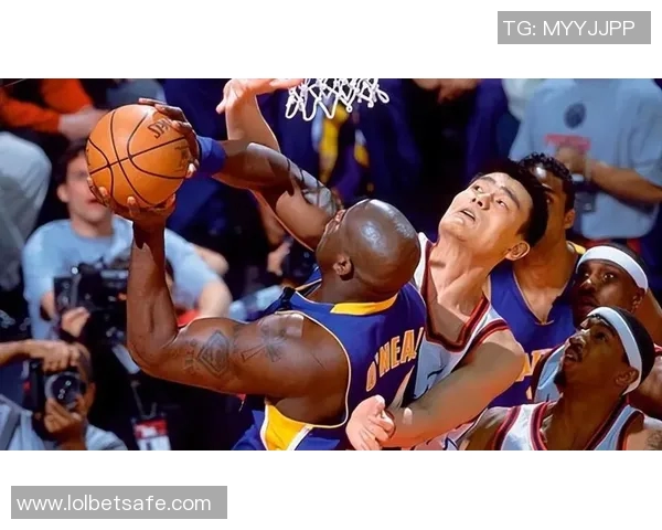 教练对姚明的喜爱之情深厚，展现了篮球界的师徒情谊与合作精神