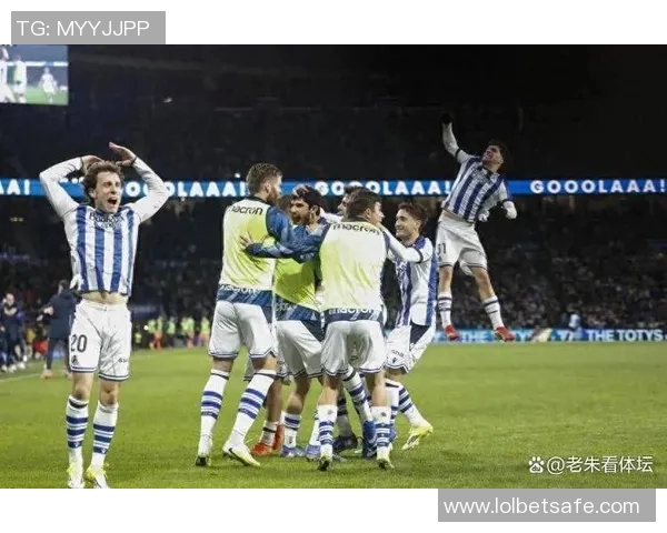 英超历史冷门：里昂逆转巴萨上演惊天大逆转引爆全场热议